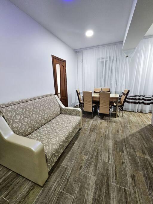 2 Bedroom Central Apartment Kischinau Exterior foto
